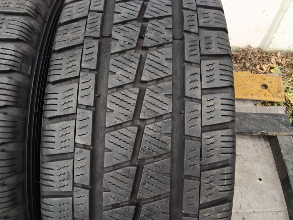 Продам шини 225/65R16C