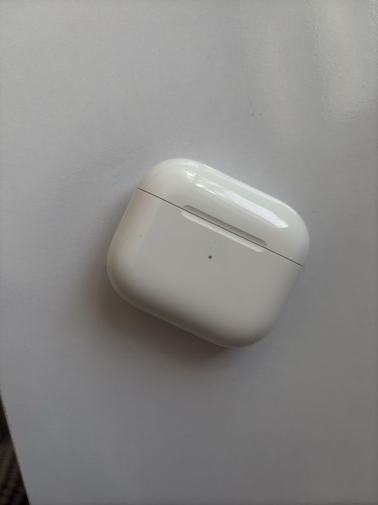 Oryginalne etui ladujace airpods 3