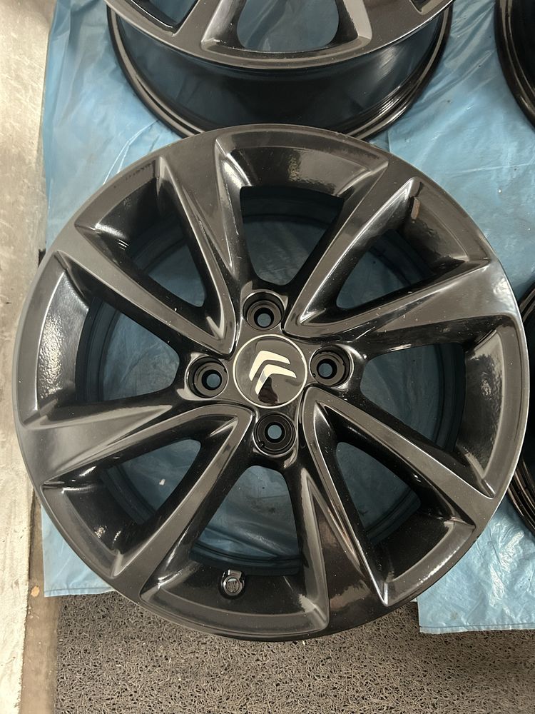188 Felgi aluminiowe CITROEN R 16 4x108 otwór 65 Czarne Idealne