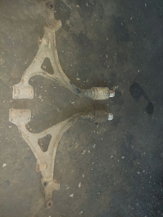 Передні нижні важелі Mercedes ml w163