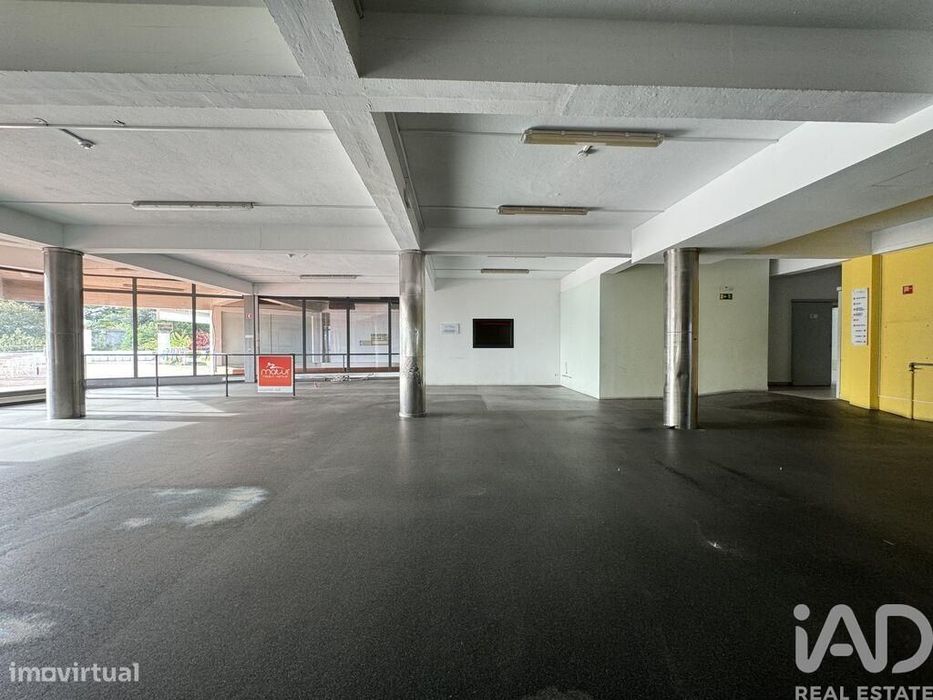 Loja / Estabelecimento Comercial em Água de Pena de 532,00 m2