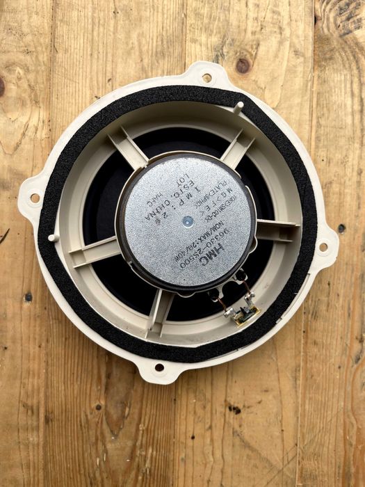 Głośnik lewy przód hyundai ix 35 12-