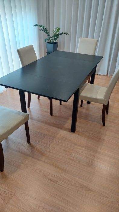 Mesa Extensivel de Jantar Preta