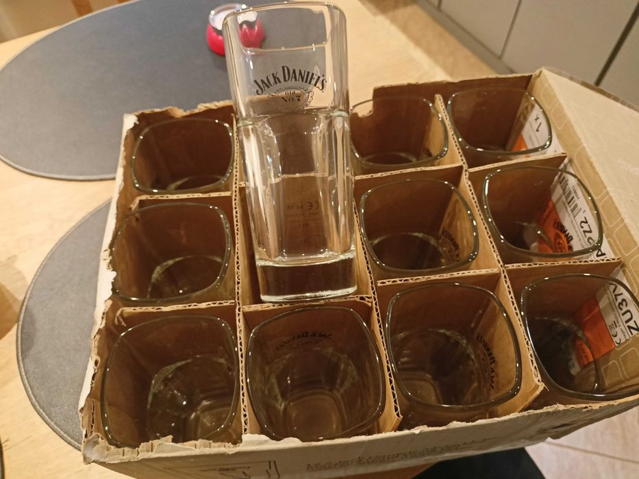 Szklanki Jack Daniels.bacardi havana club coca cola