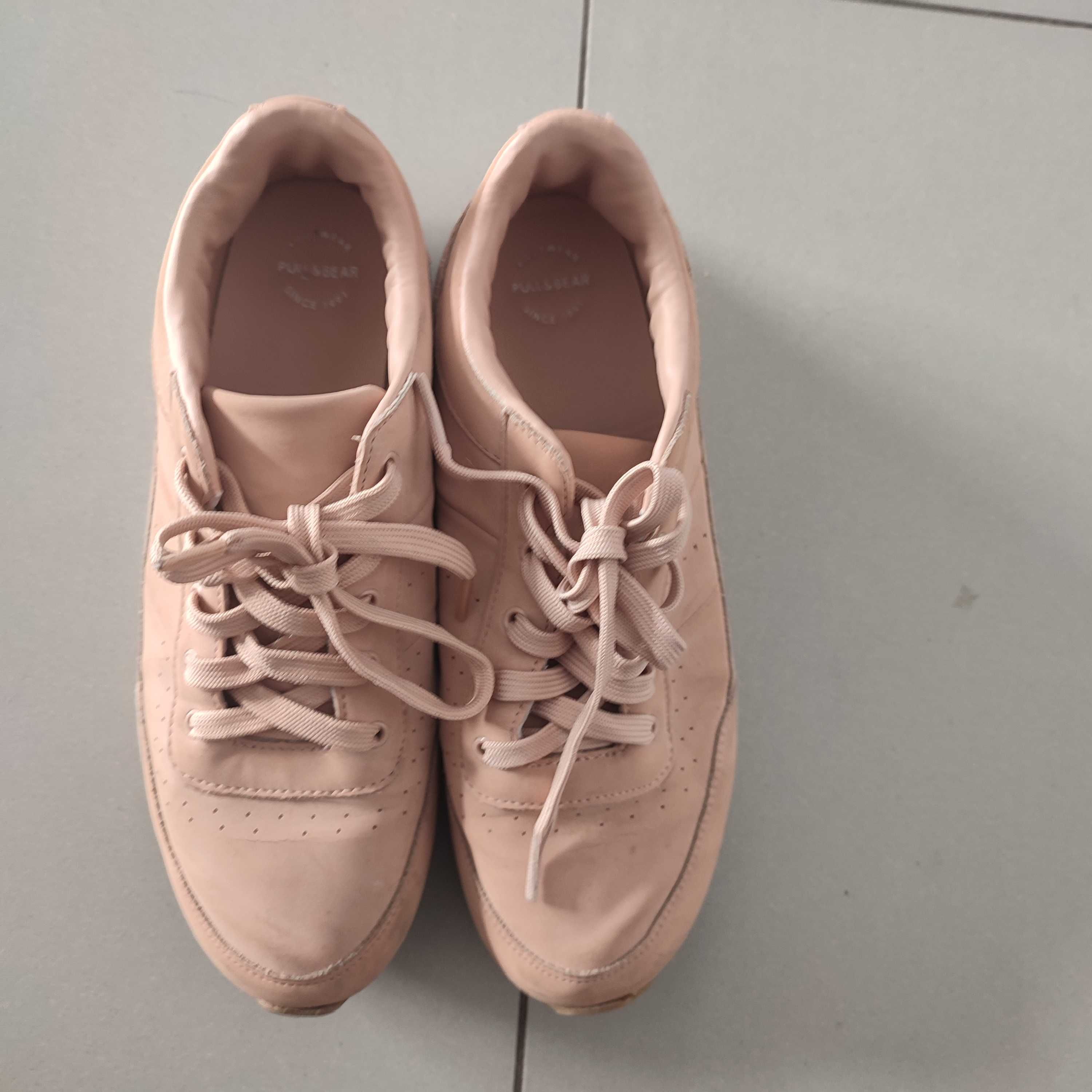 Sprzedam buty sportowe rozm 38