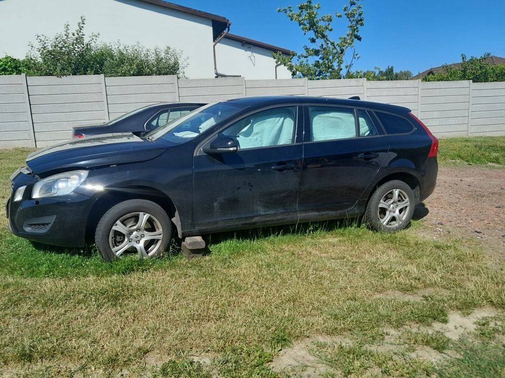 Volvo v60 2.0 D uszkodzony