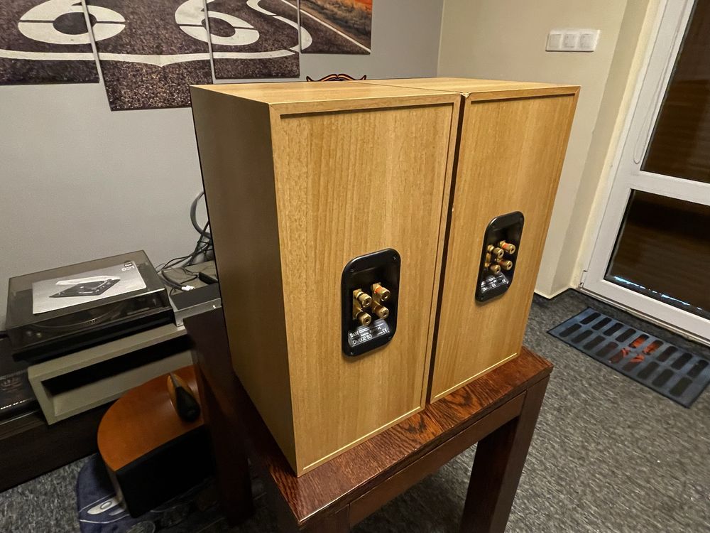 Kolumny podstawkowe monitory Bowers & Wilkins DM602 S3