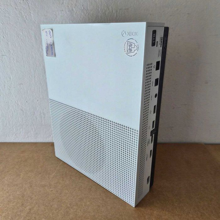 Xbox One S 1TB | Uszkodzony napęd i nie wyświetla obrazu