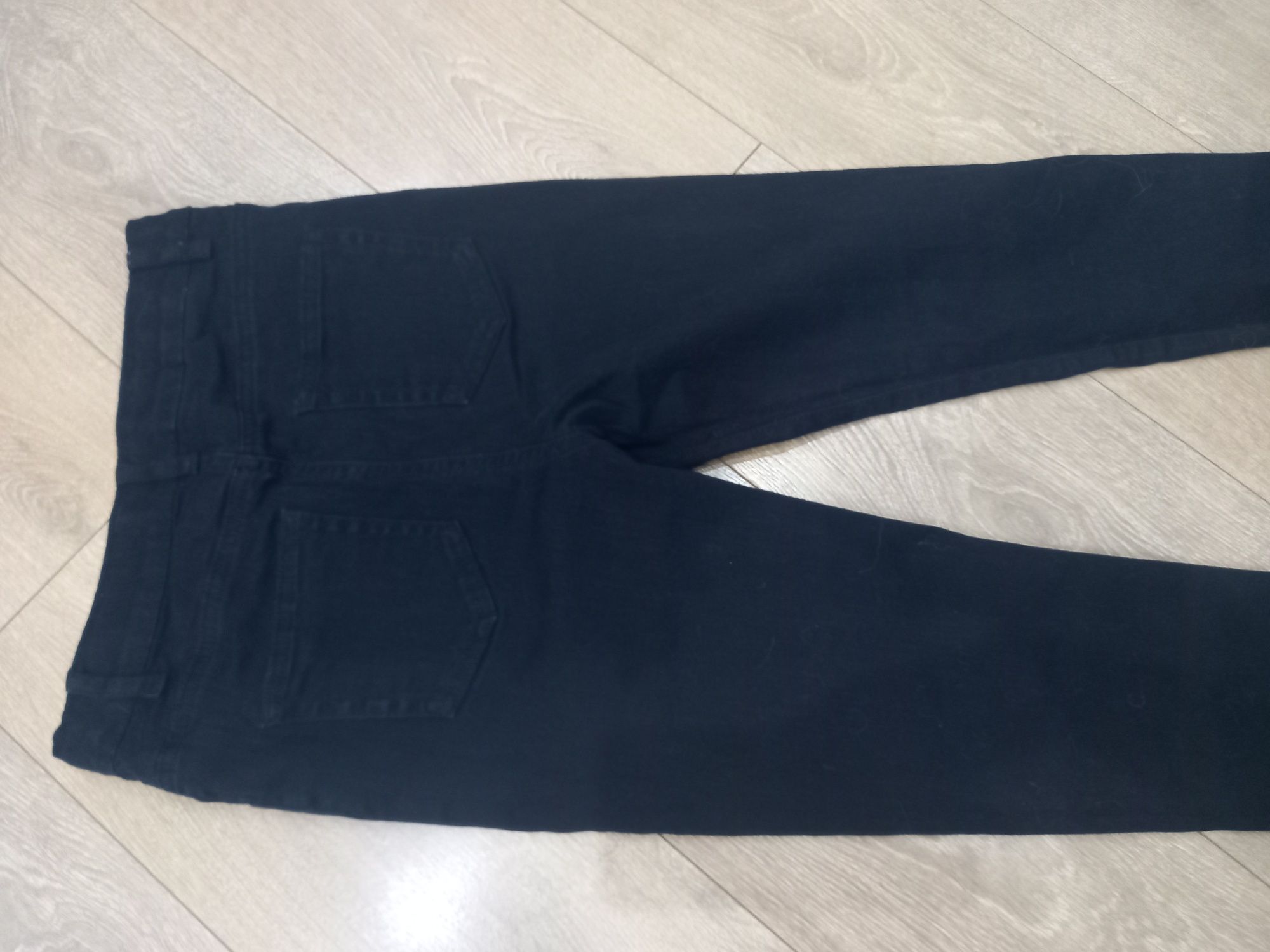 Spodnie czarne dzinsowe 152cm