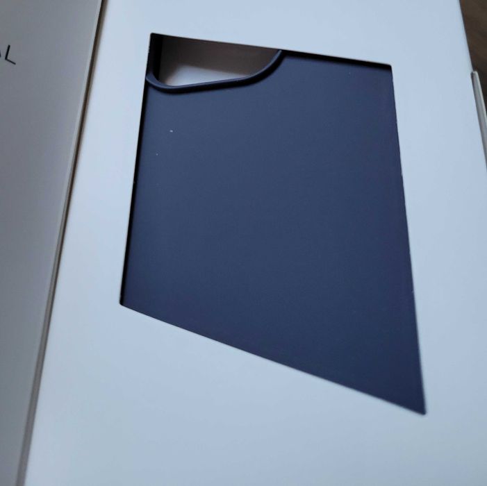 Etui Xqisit Silicone Case Anti Bac do iPhone 13 Pro niebieskie NOWE