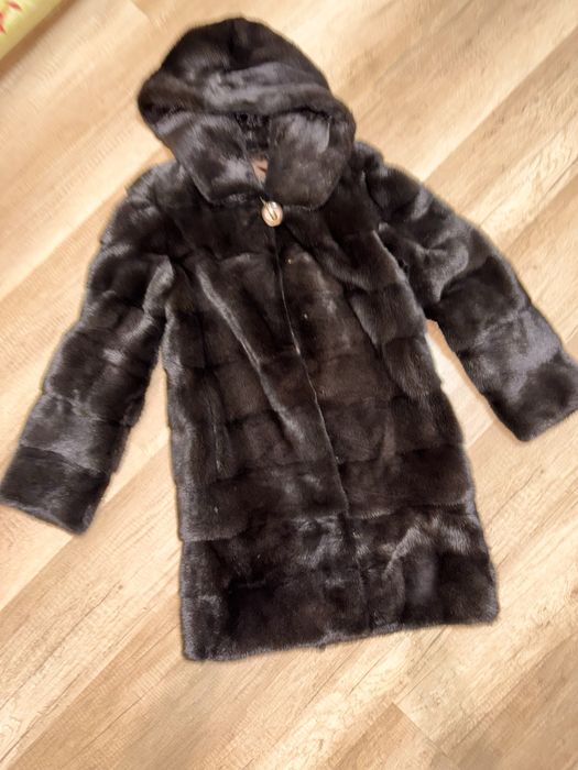 Продам норкову шубку з капюшоном в ідеальному стані