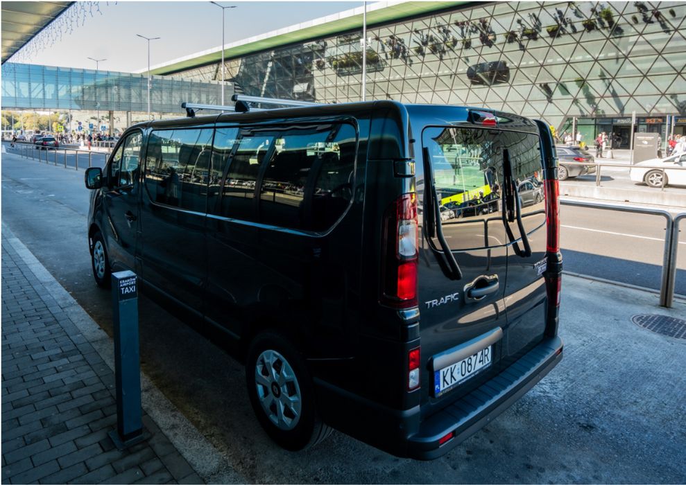 WYPOŻYCZALNIA - Bus Renault Trafic Long 9-cio osobowy AUTOMAT