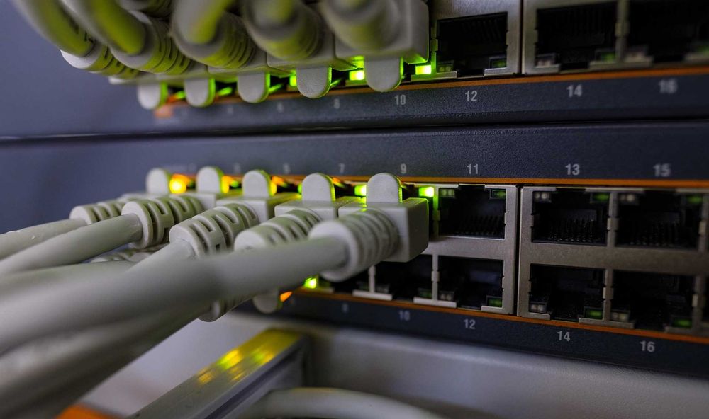 Monitoring / Alarmy / Sieci WiFI - LAN / Automatyka bram