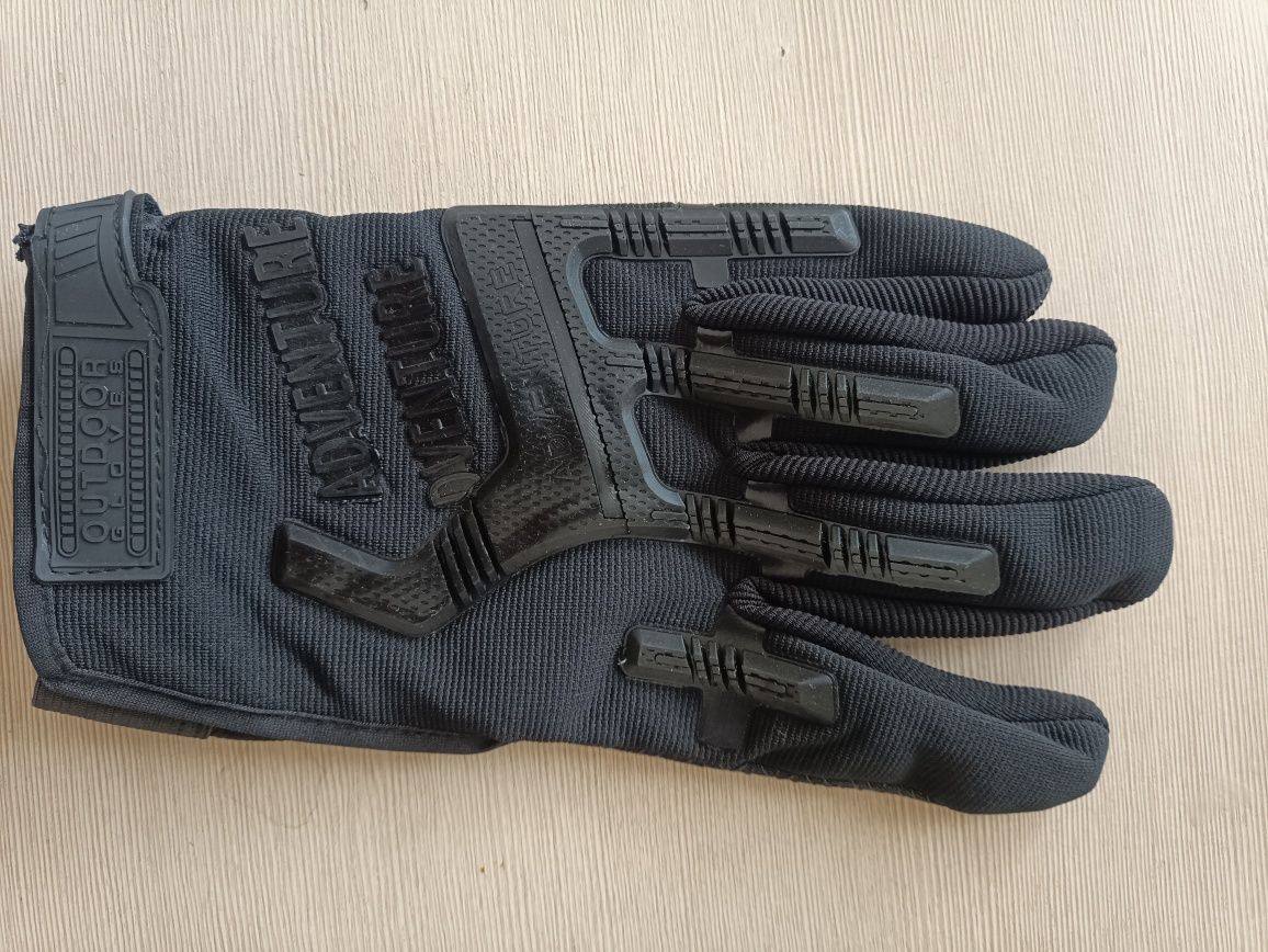 Nowe rękawice taktyczne koloru czarnego