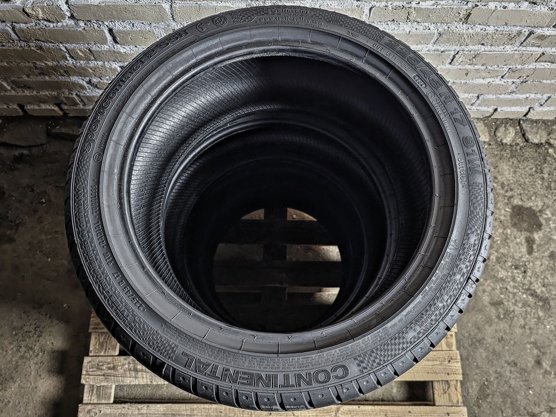 225/45r17 Continental | 2024 | 8mm | Germany | Як нові | Преміум шини