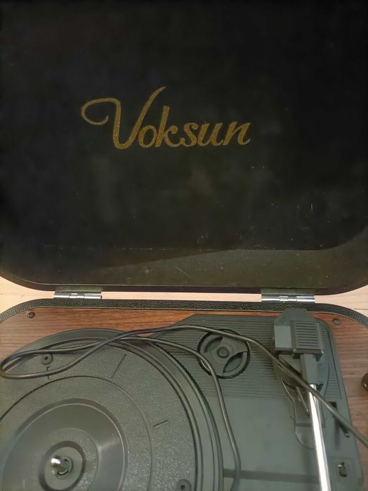 Gramofon Voksun uszkodzony
