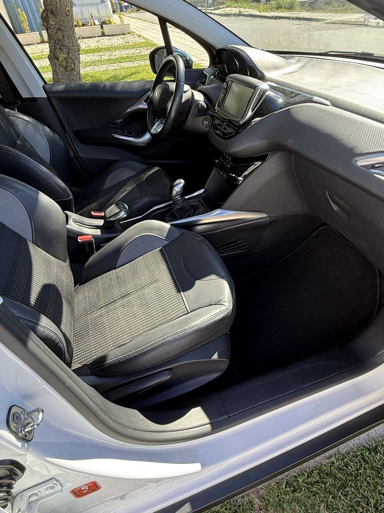 PEUGEOT 2008 - Versão ALLURE