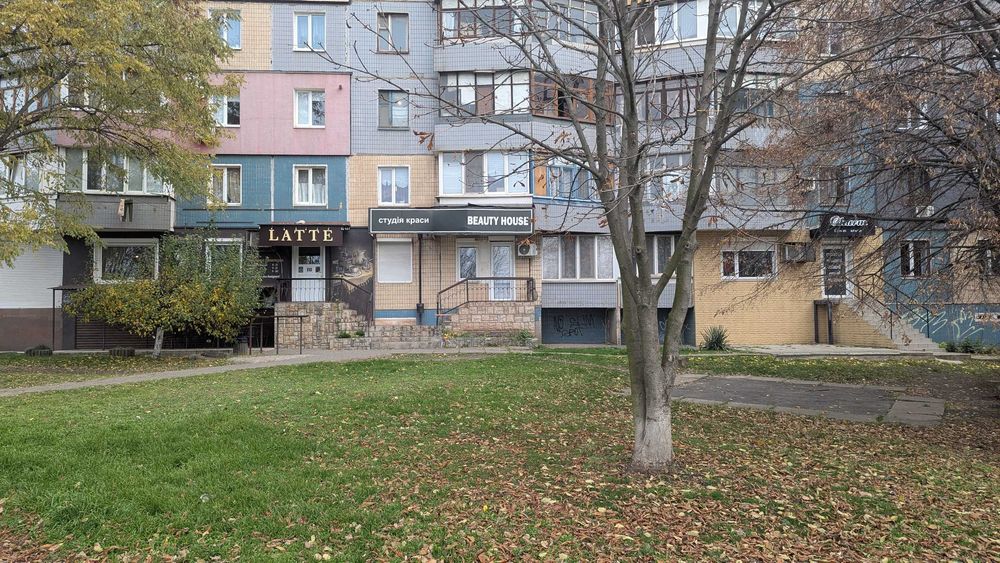 Продаж приміщення з гарним ремонтом по вул.Лісового 37 . Площа 34 м2