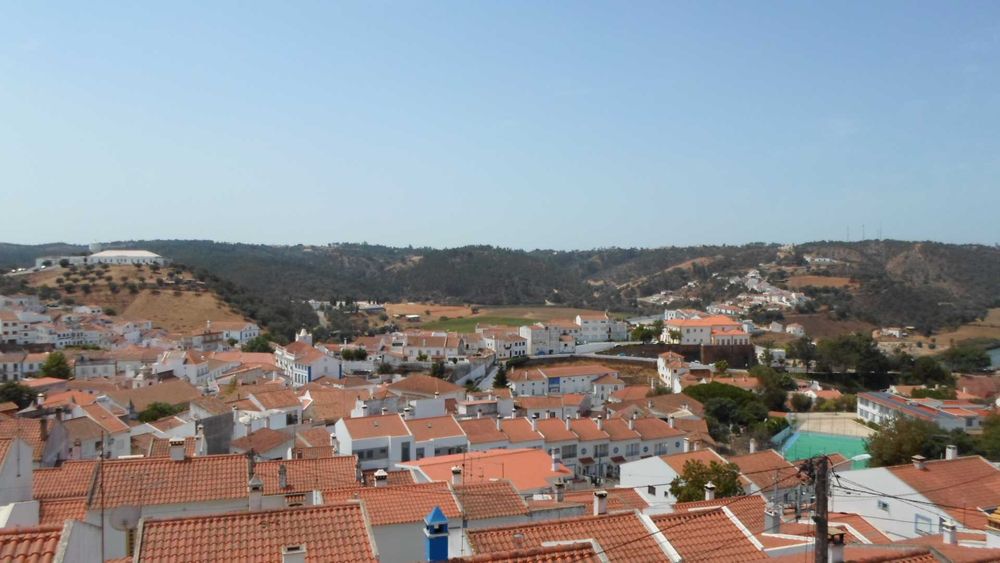 Moradia isolada, 3 pisos, 5 assoalhadas + 1.