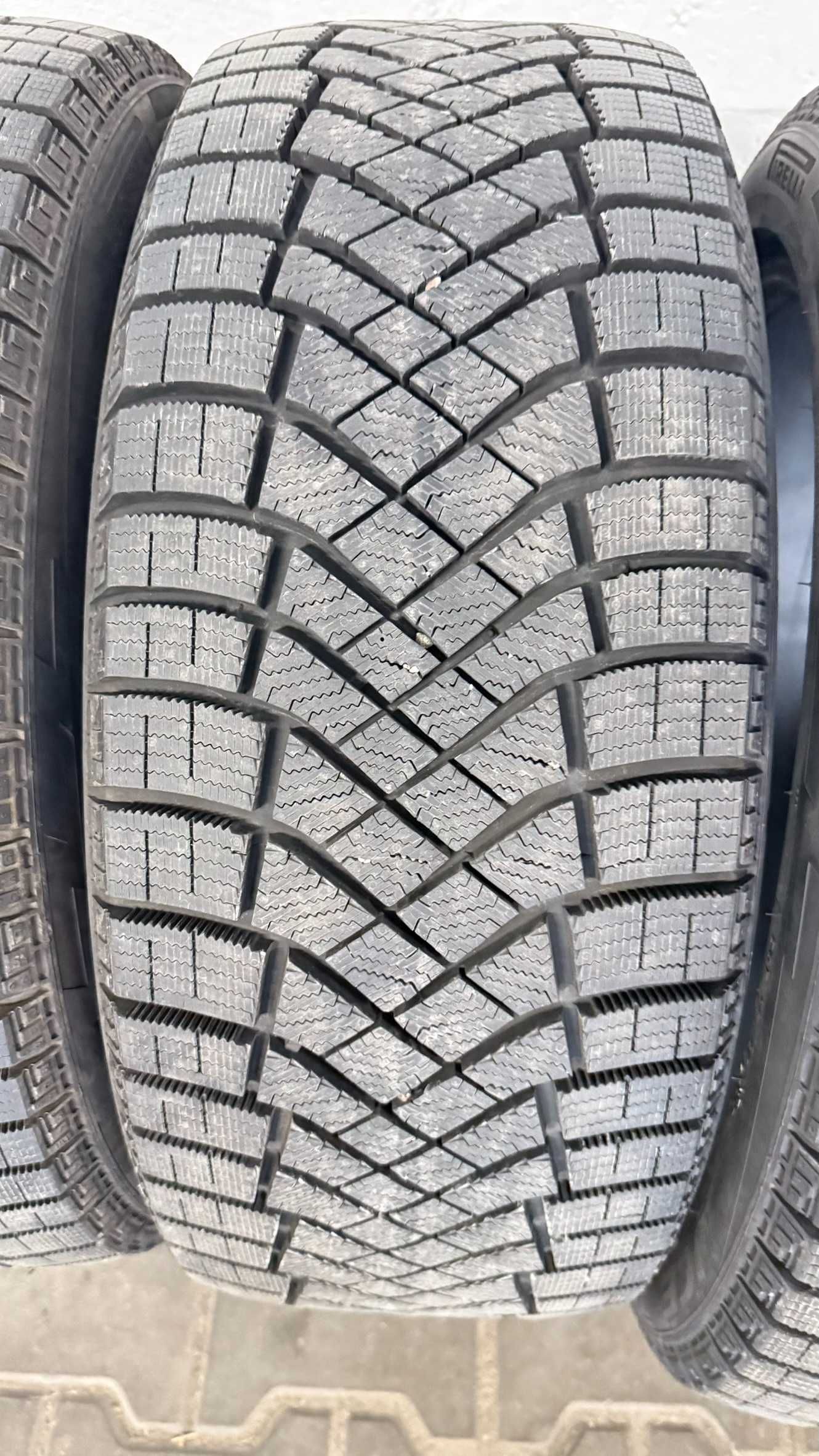 Opony zimowe PIRELLI ICE ZERO 225/45/19 8,5 mm 21 rok super stan