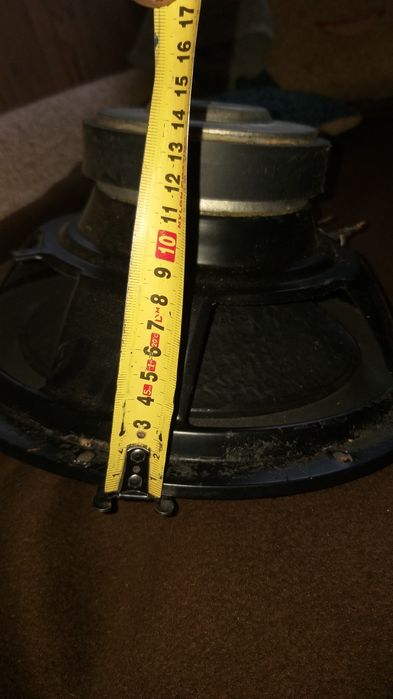 Басовий динамік містері