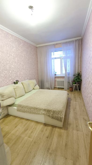 Продам 2-кімнатну квартиру у центральній частині міста!