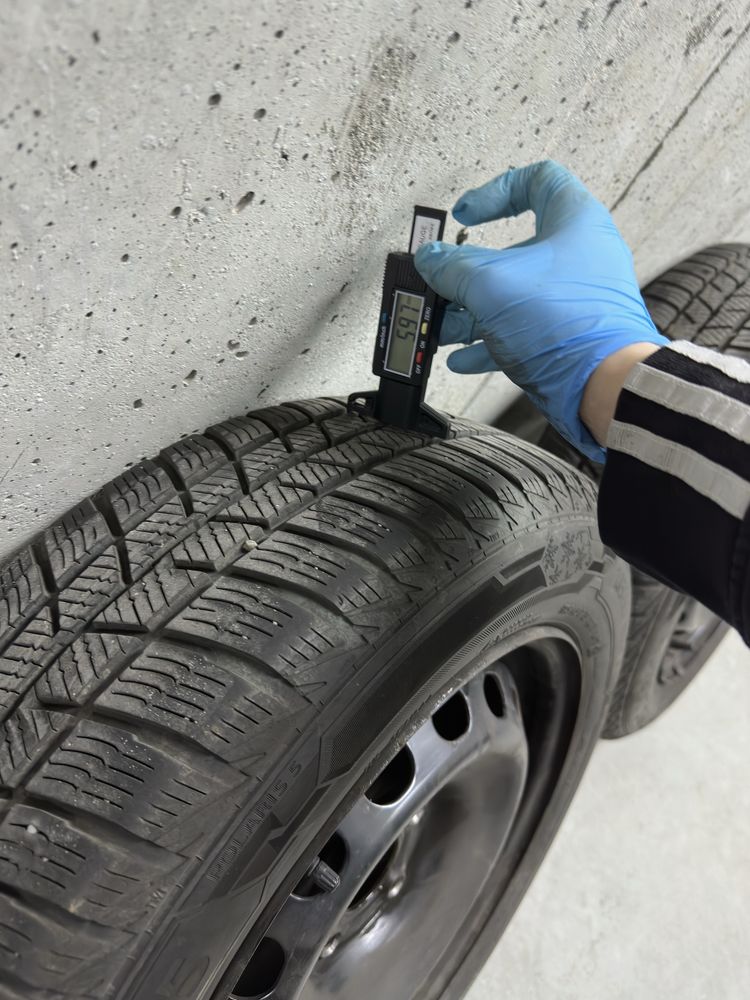 Koła stalowe zimowe 4x100 185/65 R15 z czujnikami TPMS Dacia
