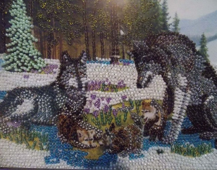 Вовки вишивка бісером