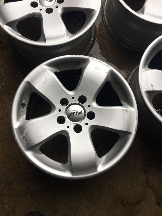 Продам титани mercedes-benz R16 ET 35 5*112