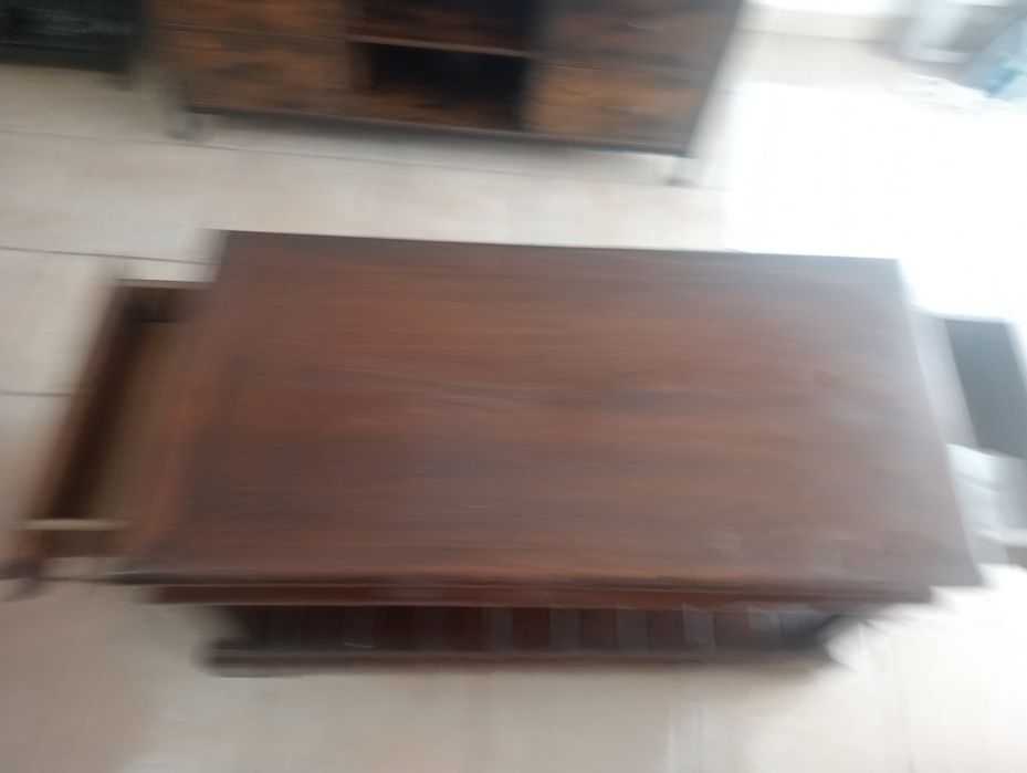 Vendo móvel tv com duas gavetas laterais