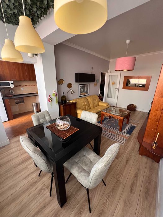 Apartamento T3 c/elevador no centro do Laranjeiro pronto a habitar!