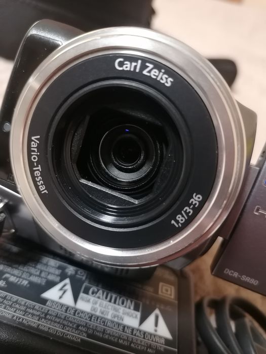 Видеокамера  Sony Handycam DCR - SR80 60GB HDD CAMCORDER + BONUS