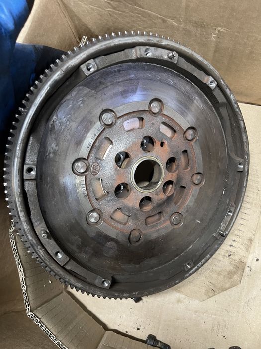 Демпфер комплект зчеплення volkswagen golf5 1.9 TDI