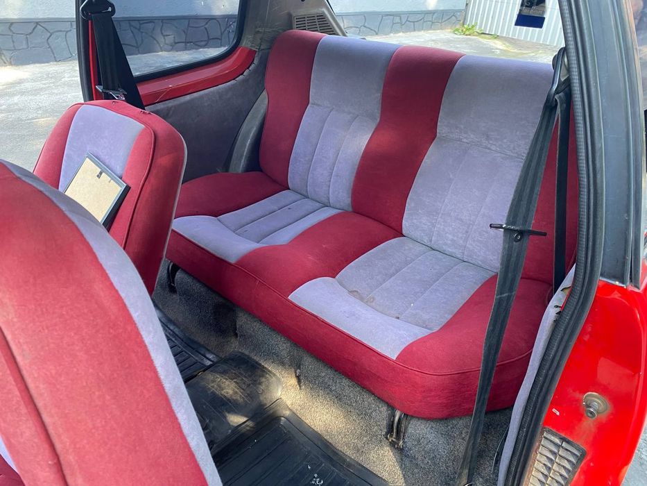 Продам автомобіль Пежо 205