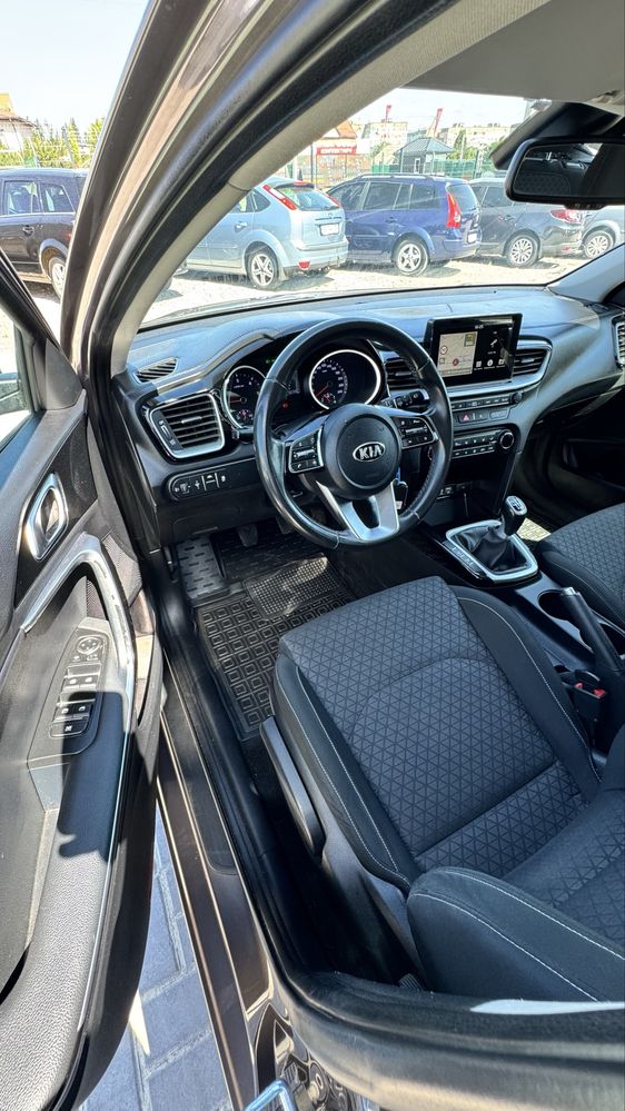 Kia Ceed Кіа Сід 2018 рік 1.6 дизель КОМПЛЕКТАЦІЯ
