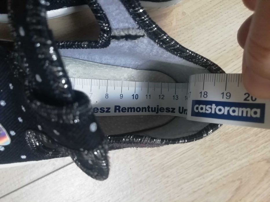 Pantofelki dla dziewczynki rozm. 24