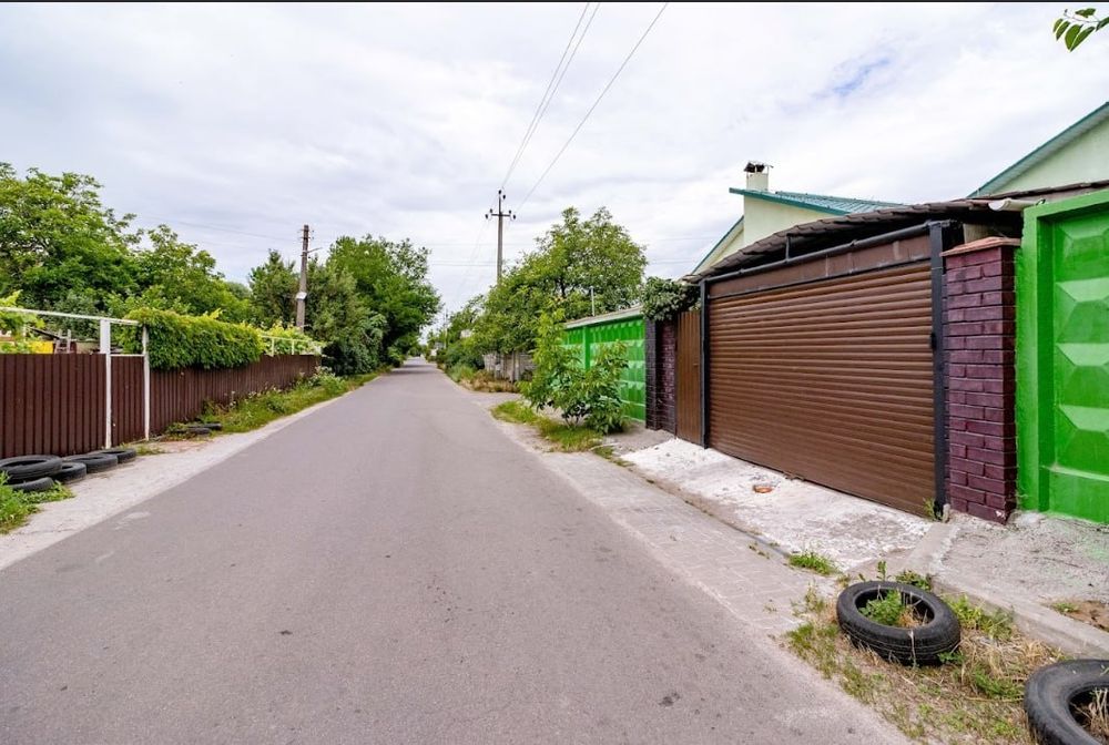 Продам будинок в осокорках по Садовій 96