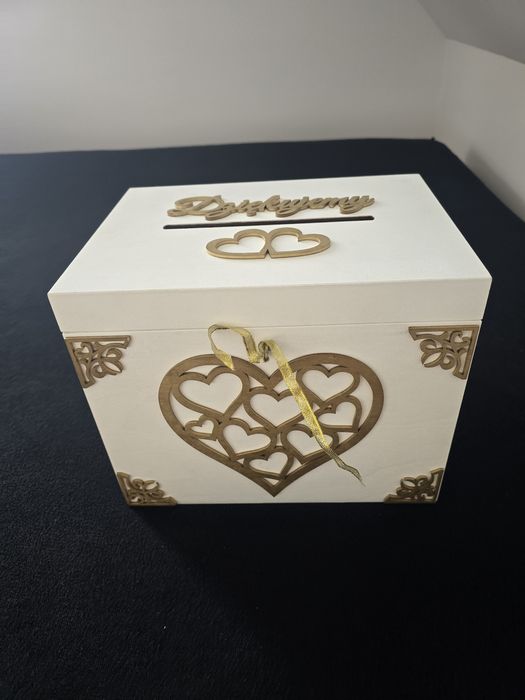 Pudełko na koperty, wieszaki, koszyczki ratunkowe i kieliszki 15ml