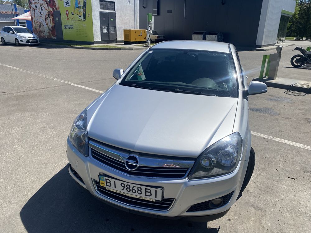 Opel astra H 1.6 2011 рік