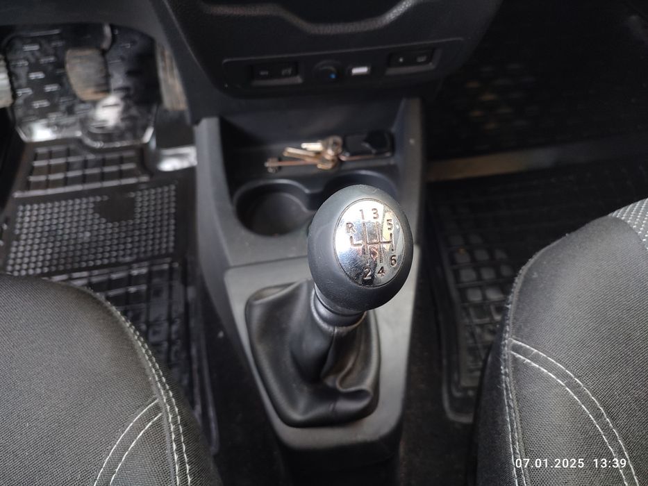 Дачиа лоджи 2013р.