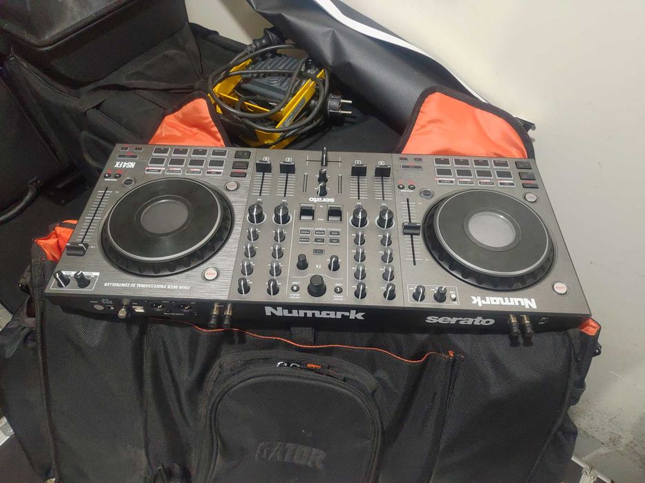 Controlador Numark NS4 FX