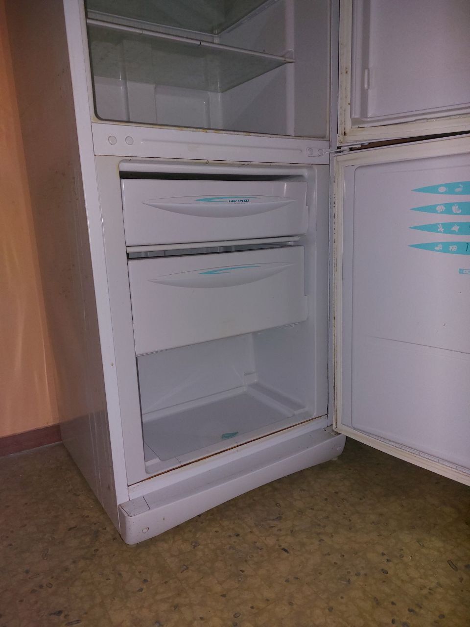 Продам холодильник Stinol