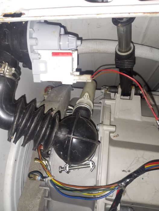 Продам стиральную машину