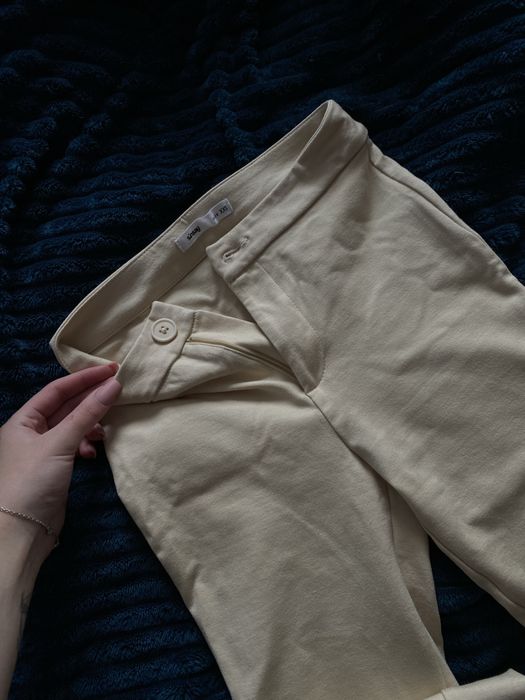 Штани клеш sinsay бежеві