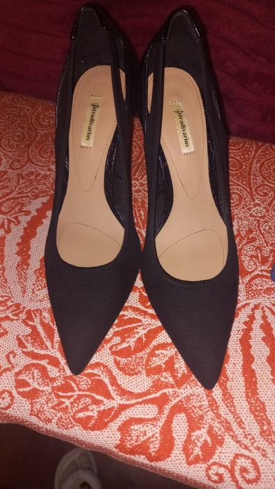 Продам крутые брендовые туфли лодочки