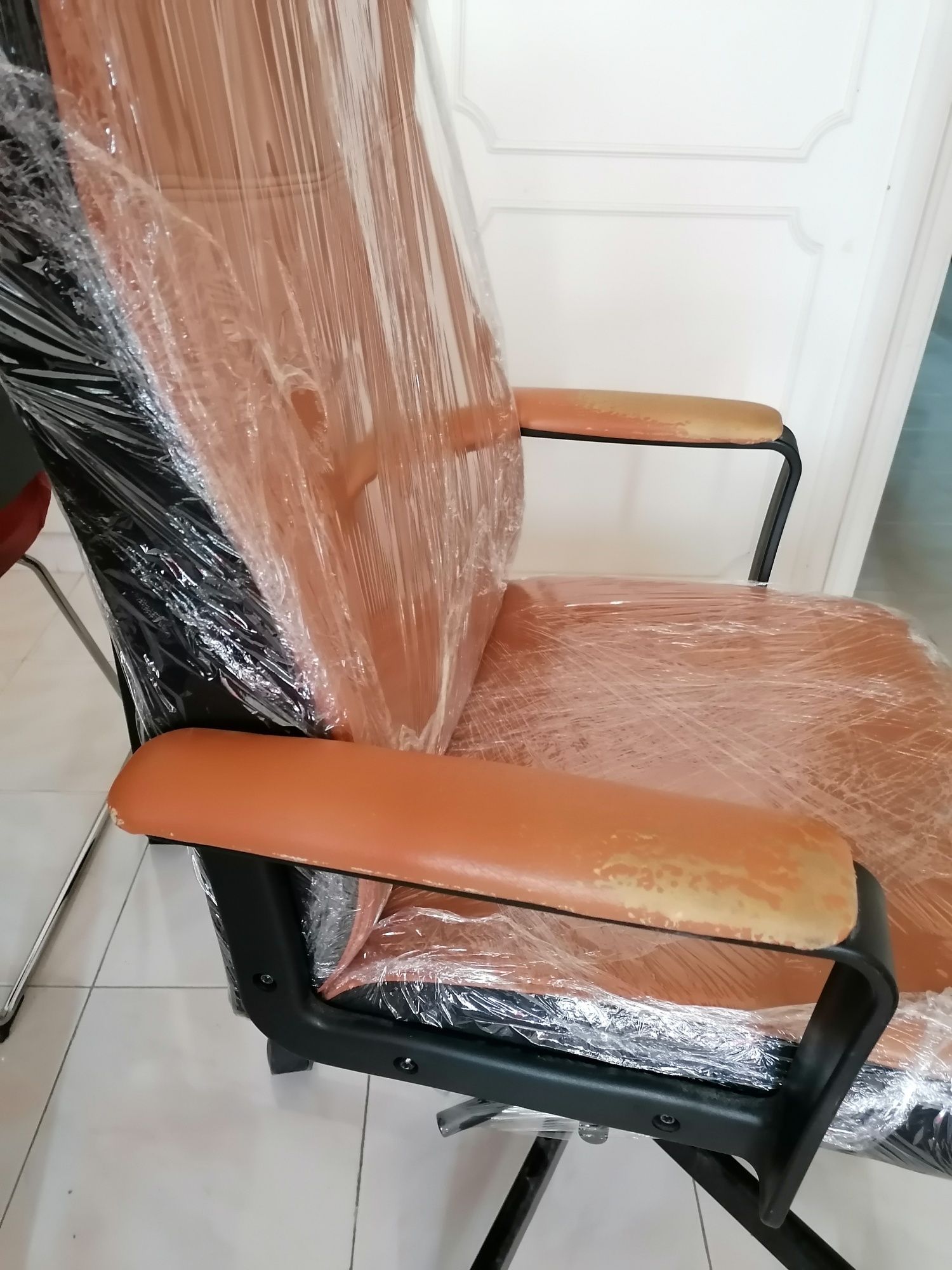 Vendo Cadeira IKEA MILLBERGET - Tom Murum Castanho Dourado