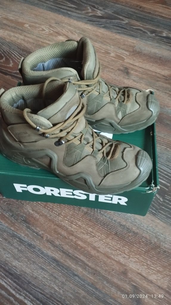 Берци,черевики Forester