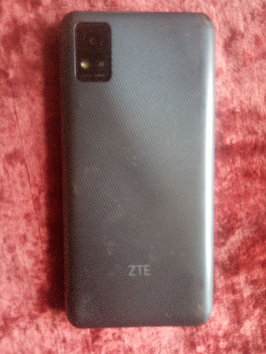 Продам ZTE Blade A31 битый экран.