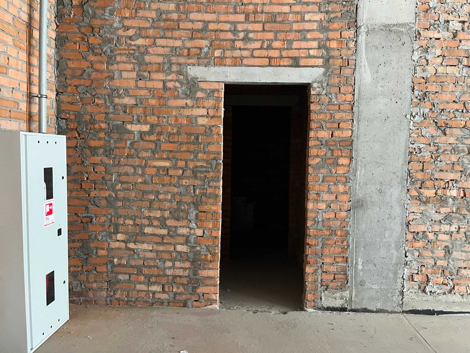 ОРЕНДА. ФАСАД. Комерція (кафе/ресторан/магазин) 147м² ЖК Варшавський 1