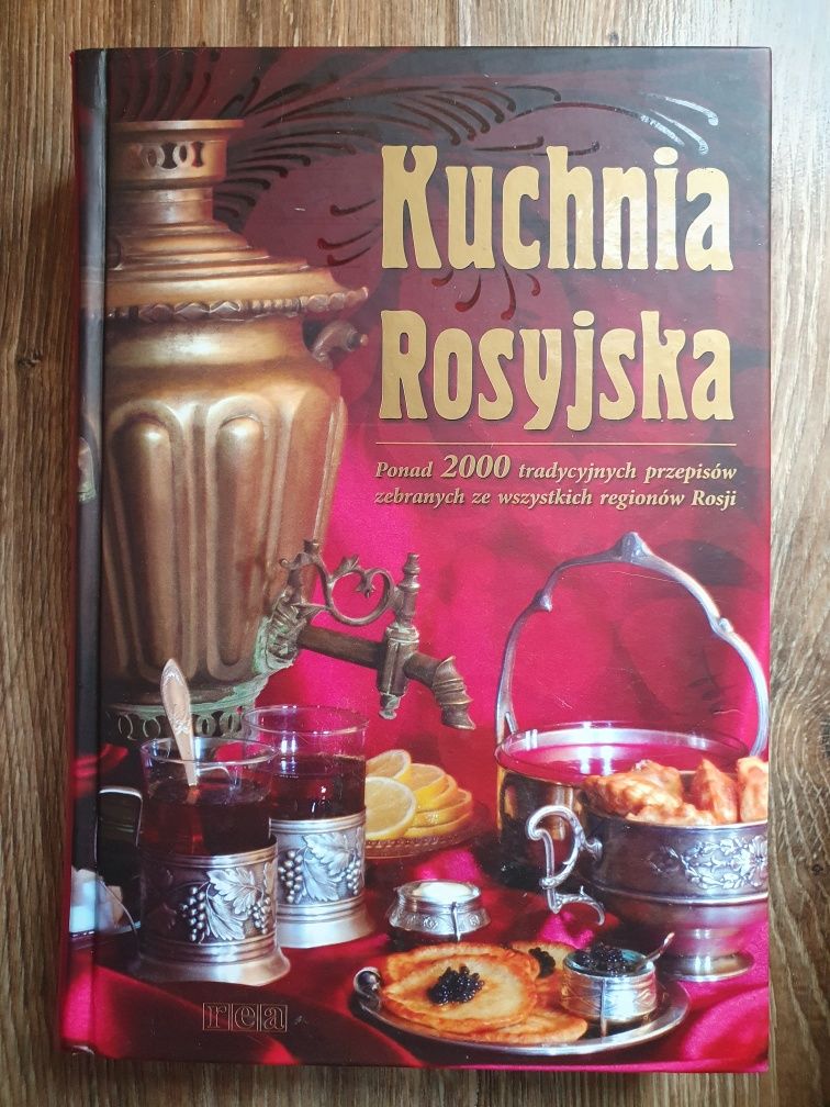 Kuchnia rosyjska. Ponad 2000 tradycyjnych przepisów - Łukasik, Sado